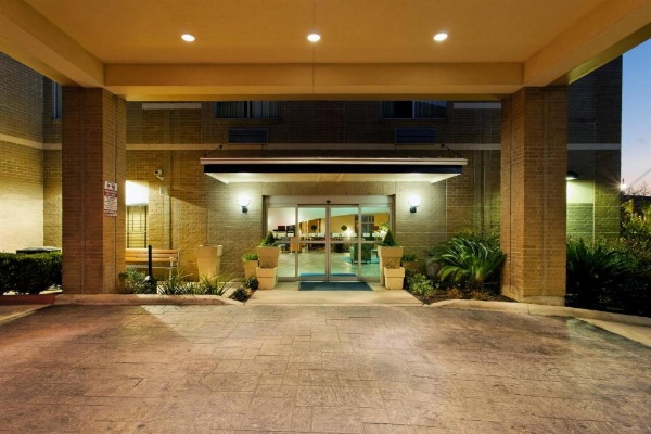 Holiday Inn Express Hotel & Suites San Antonio - Rivercenter Area image 7